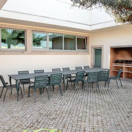 Spacious In With Private Pool 850 M² And Jacuzzi * Santo Tirso