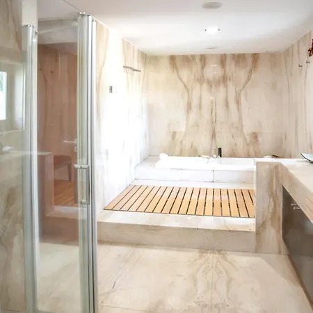 Stylish In With Year Round Private Pool Villa Santo Tirso