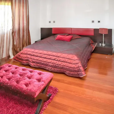 Spacious In With Private Pool 850 M² And Jacuzzi Santo Tirso