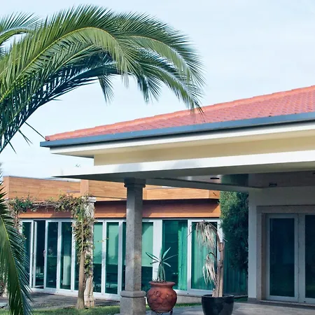 Villa Spacious In With Private Pool 850 M² And Jacuzzi