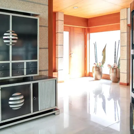 Spacious In With Private Pool 850 M² And Jacuzzi Villa