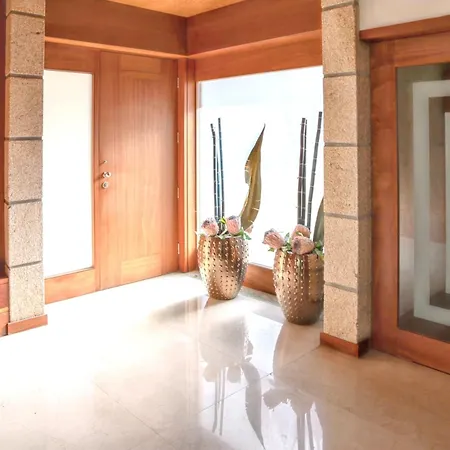Spacious In With Private Pool 850 M² And Jacuzzi Villa *