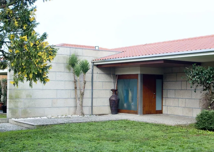 Spacious In With Private Pool 850 M² And Jacuzzi Santo Tirso