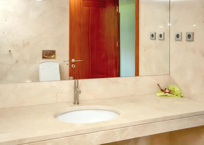 Spacious In With Private Pool 850 M² And Jacuzzi Santo Tirso