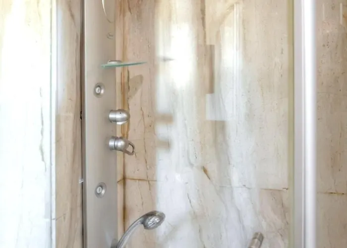 Spacious In With Private Pool 850 M² And Jacuzzi *