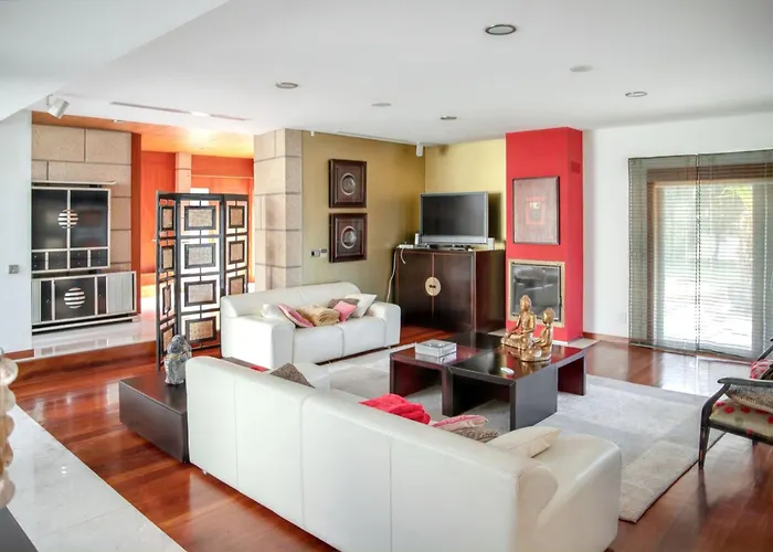 Spacious In With Private Pool 850 M² And Jacuzzi Villa