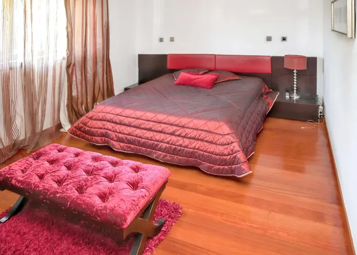 Spacious In With Private Pool 850 M² And Jacuzzi Santo Tirso