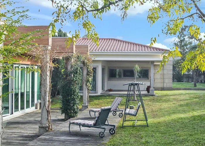 Spacious In With Private Pool 850 M² And Jacuzzi * Santo Tirso